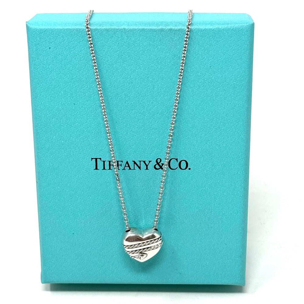 Authentic Tiffany & co Solid Heart Arrow Dropped Around The Heart Neckla… - Picture 3 of 9
